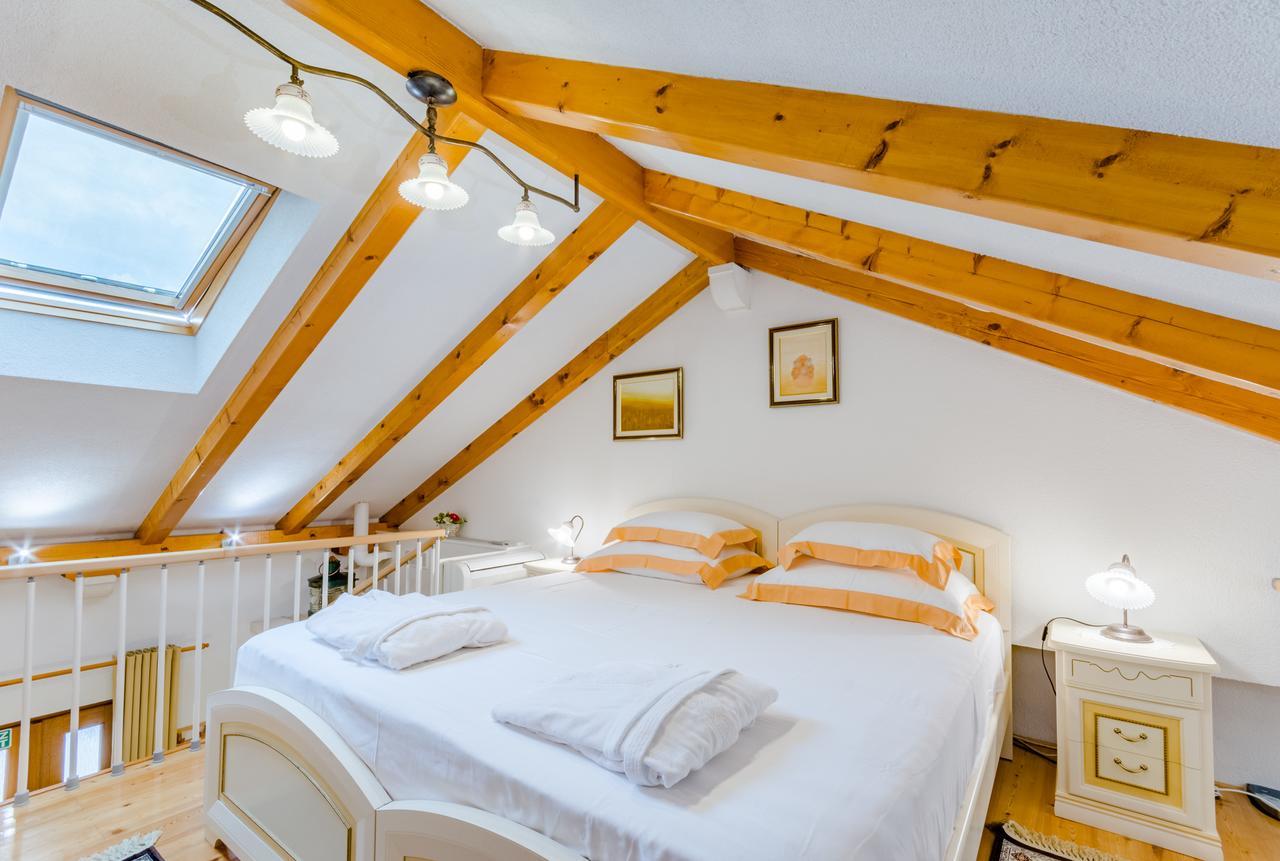 Apartments Villa Camellia - Adults Only Supetar Bagian luar foto