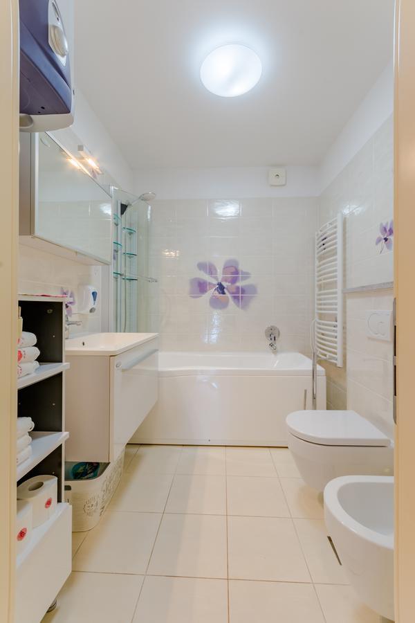 Apartments Villa Camellia - Adults Only Supetar Bagian luar foto
